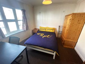 Bedroom- click for photo gallery